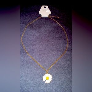 Cato flower necklace NWOT